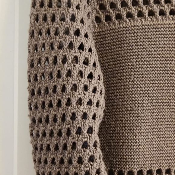 BCBG knit sweater with bell sleeves - Picture 4 of 4